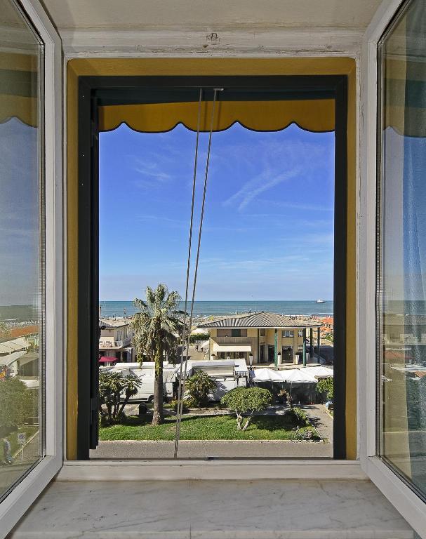 Hotel Bahia Viareggio Exterior photo